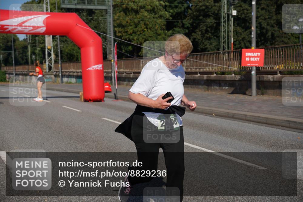 07.09.2025 - BARMER Alsterlauf Yannick Fuchs http://msf.ph/oto/8829236 07.09.2025 10:22:24 Laufen 28 meine-sportfotos.de