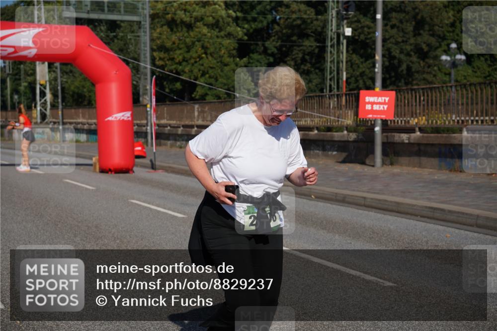 07.09.2025 - BARMER Alsterlauf Yannick Fuchs http://msf.ph/oto/8829237 07.09.2025 10:22:24 Laufen 2 meine-sportfotos.de