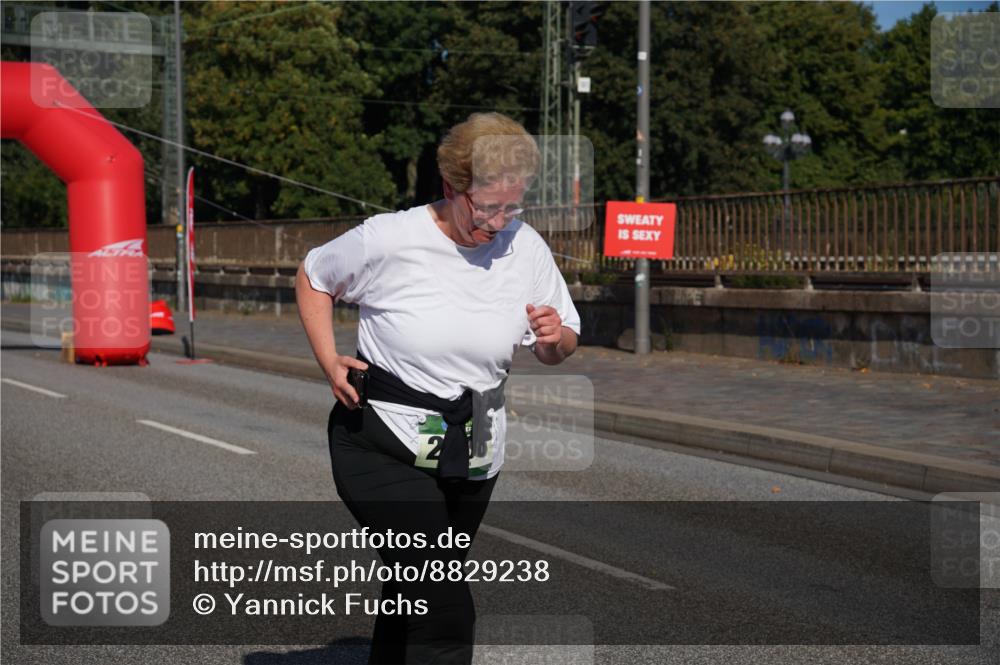 07.09.2025 - BARMER Alsterlauf Yannick Fuchs http://msf.ph/oto/8829238 07.09.2025 10:22:24 Laufen 200 meine-sportfotos.de