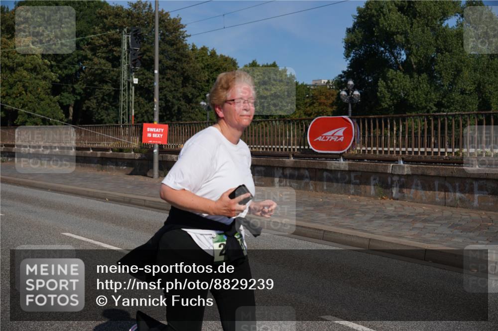 07.09.2025 - BARMER Alsterlauf Yannick Fuchs http://msf.ph/oto/8829239 07.09.2025 10:22:25 Laufen 2 meine-sportfotos.de