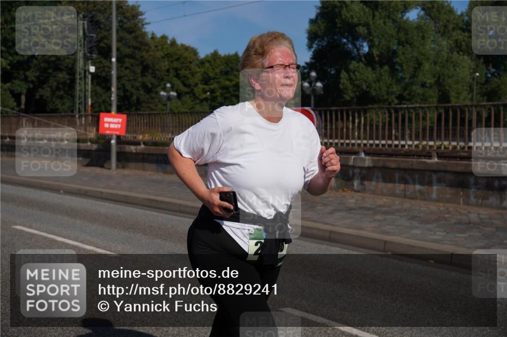 07.09.2025 - BARMER Alsterlauf Yannick Fuchs http://msf.ph/oto/8829241 07.09.2025 10:22:25 Laufen 2 meine-sportfotos.de