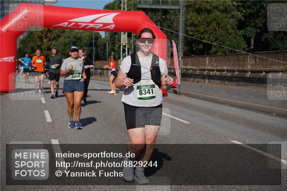 07.09.2025 - BARMER Alsterlauf Yannick Fuchs http://msf.ph/oto/8829244 07.09.2025 10:22:30 Laufen 3872, 414, 6004, 8341 meine-sportfotos.de