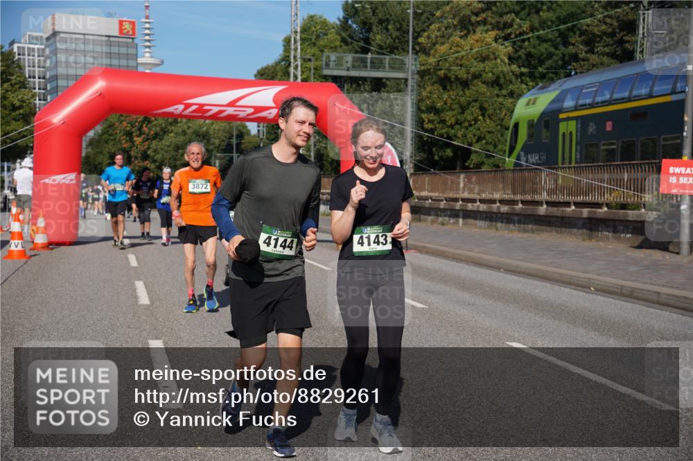 07.09.2025 - BARMER Alsterlauf Yannick Fuchs http://msf.ph/oto/8829261 07.09.2025 10:22:37 Laufen 3872, 4144, 4143 meine-sportfotos.de