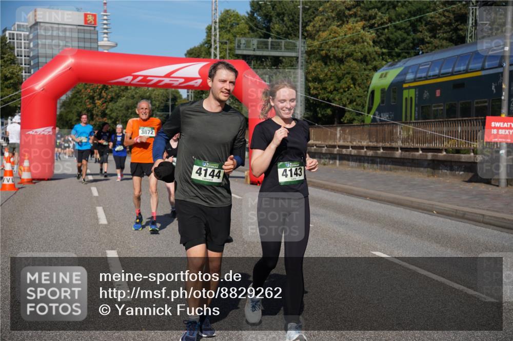 07.09.2025 - BARMER Alsterlauf Yannick Fuchs http://msf.ph/oto/8829262 07.09.2025 10:22:37 Laufen 59, 3872, 4144, 4143 meine-sportfotos.de