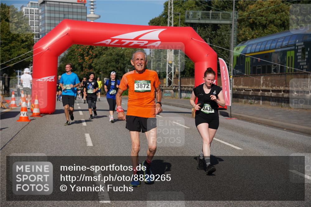 07.09.2025 - BARMER Alsterlauf Yannick Fuchs http://msf.ph/oto/8829265 07.09.2025 10:22:39 Laufen 1851, 301, 3872, 2439 meine-sportfotos.de