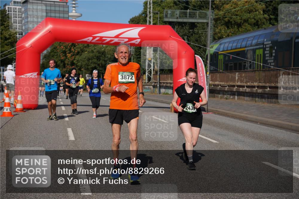 07.09.2025 - BARMER Alsterlauf Yannick Fuchs http://msf.ph/oto/8829266 07.09.2025 10:22:39 Laufen 851, 3872, 6301, 2439 meine-sportfotos.de