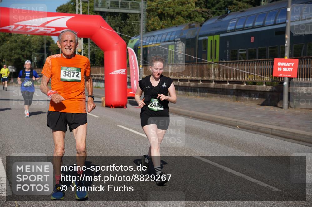 07.09.2025 - BARMER Alsterlauf Yannick Fuchs http://msf.ph/oto/8829267 07.09.2025 10:22:40 Laufen 2001, 3872, 2439 meine-sportfotos.de