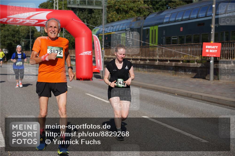07.09.2025 - BARMER Alsterlauf Yannick Fuchs http://msf.ph/oto/8829268 07.09.2025 10:22:40 Laufen 3872, 201, 243 meine-sportfotos.de