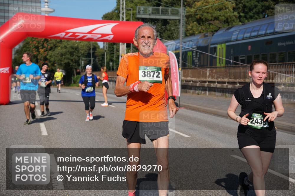 07.09.2025 - BARMER Alsterlauf Yannick Fuchs http://msf.ph/oto/8829270 07.09.2025 10:22:40 Laufen 36, 3872, 243 meine-sportfotos.de