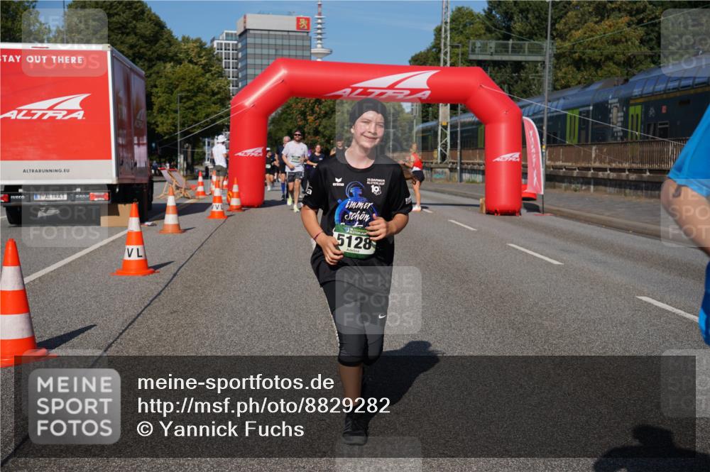 07.09.2025 - BARMER Alsterlauf Yannick Fuchs http://msf.ph/oto/8829282 07.09.2025 10:22:46 Laufen 29, 5128, 10 meine-sportfotos.de
