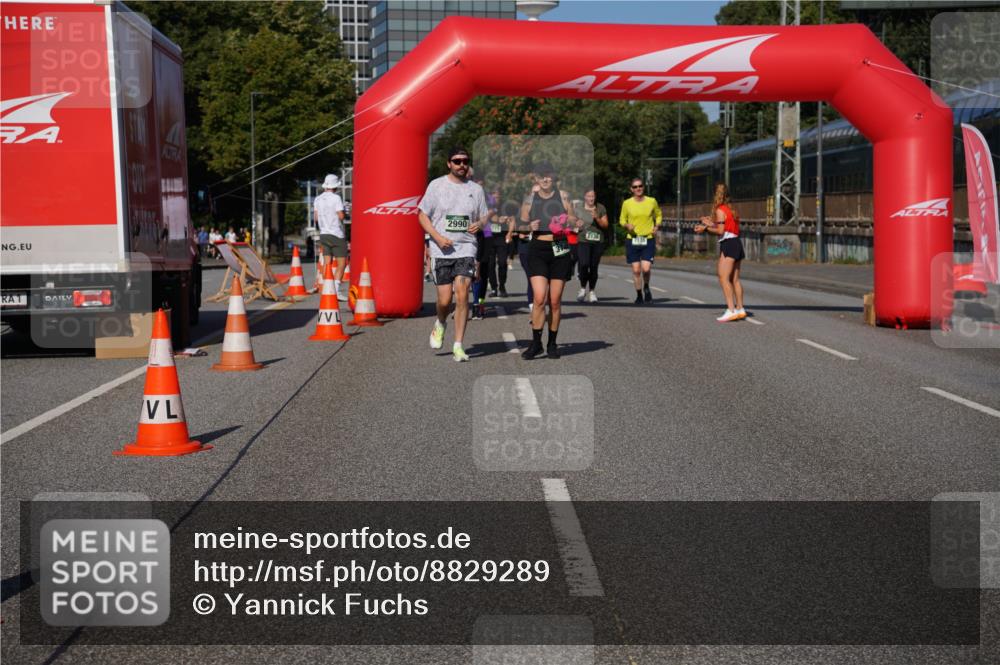 07.09.2025 - BARMER Alsterlauf Yannick Fuchs http://msf.ph/oto/8829289 07.09.2025 10:22:49 Laufen 1, 2990, 2136 meine-sportfotos.de