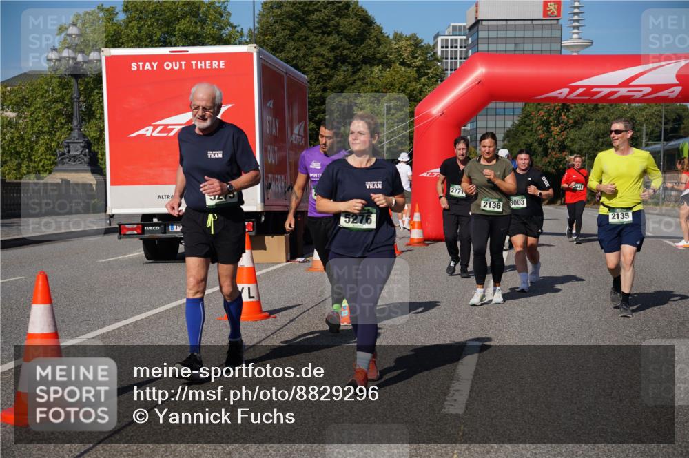 07.09.2025 - BARMER Alsterlauf Yannick Fuchs http://msf.ph/oto/8829296 07.09.2025 10:22:57 Laufen 2771, 2136, 3003, 441, 2135, 5276 meine-sportfotos.de