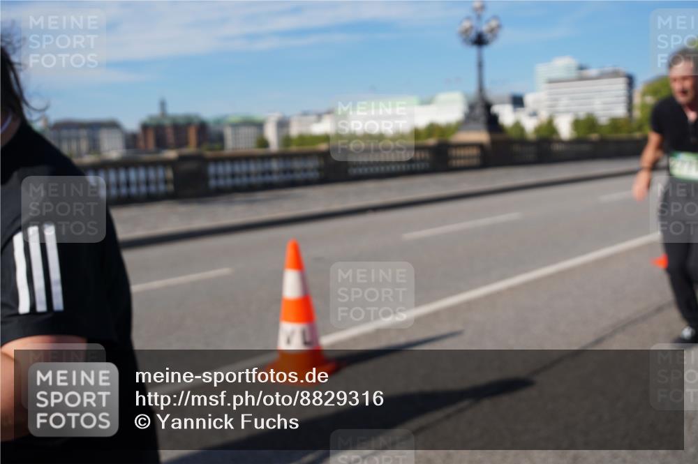 07.09.2025 - BARMER Alsterlauf Yannick Fuchs http://msf.ph/oto/8829316 07.09.2025 10:23:04 Laufen 811 meine-sportfotos.de