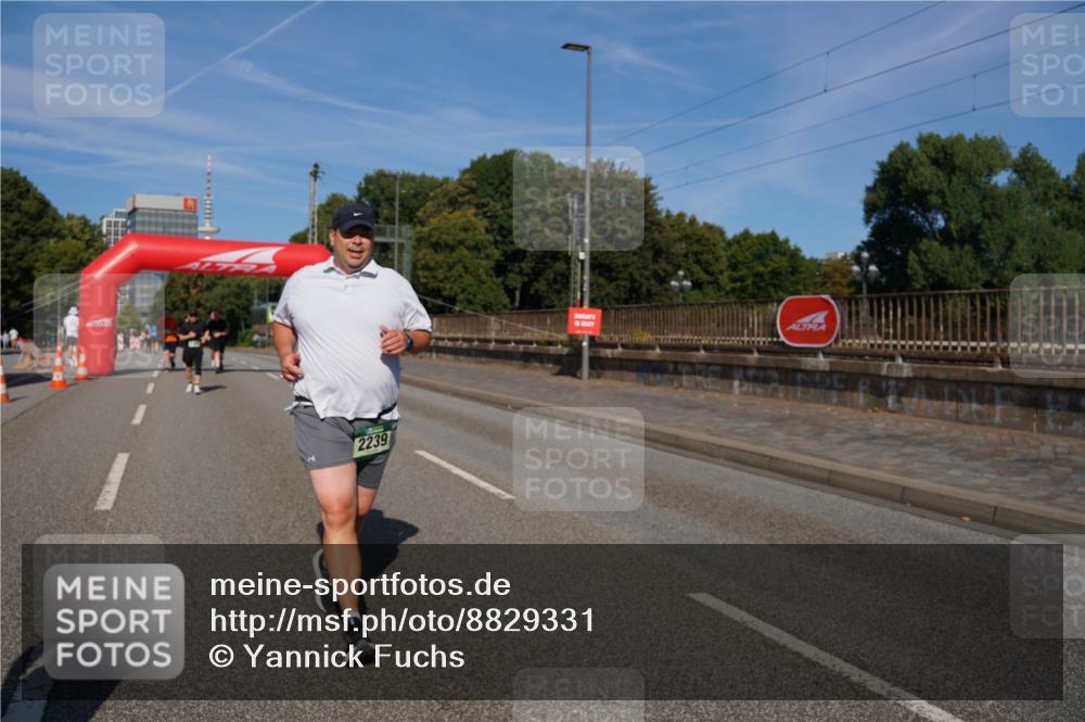 07.09.2025 - BARMER Alsterlauf Yannick Fuchs http://msf.ph/oto/8829331 07.09.2025 10:23:09 Laufen 2239, 16 meine-sportfotos.de