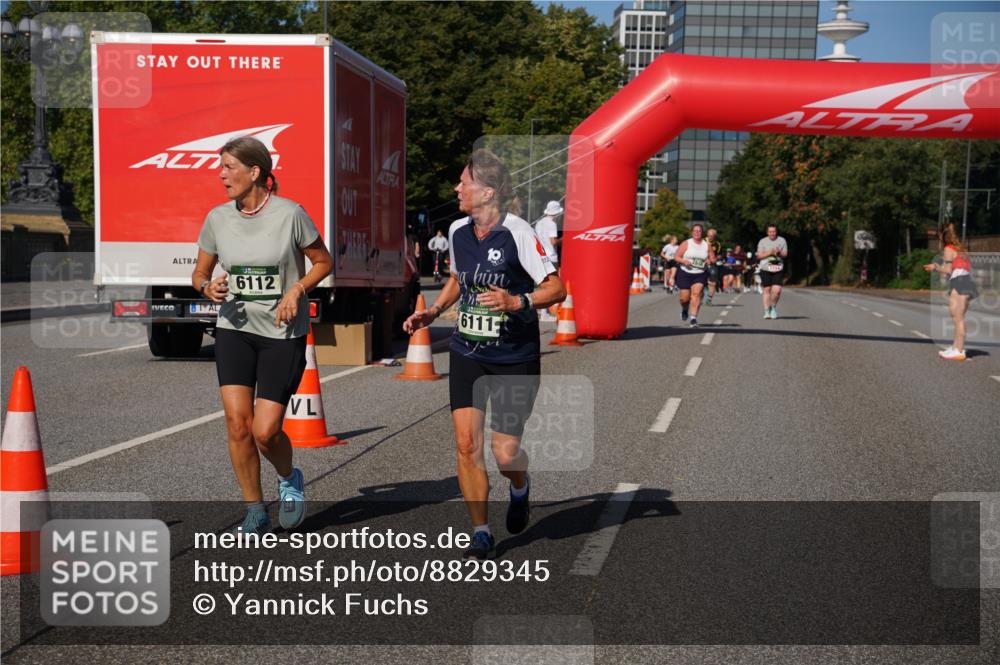 07.09.2025 - BARMER Alsterlauf Yannick Fuchs http://msf.ph/oto/8829345 07.09.2025 10:23:40 Laufen 6112, 6111, 2648 meine-sportfotos.de