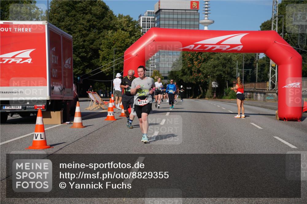 07.09.2025 - BARMER Alsterlauf Yannick Fuchs http://msf.ph/oto/8829355 07.09.2025 10:23:52 Laufen 1, 2714 meine-sportfotos.de