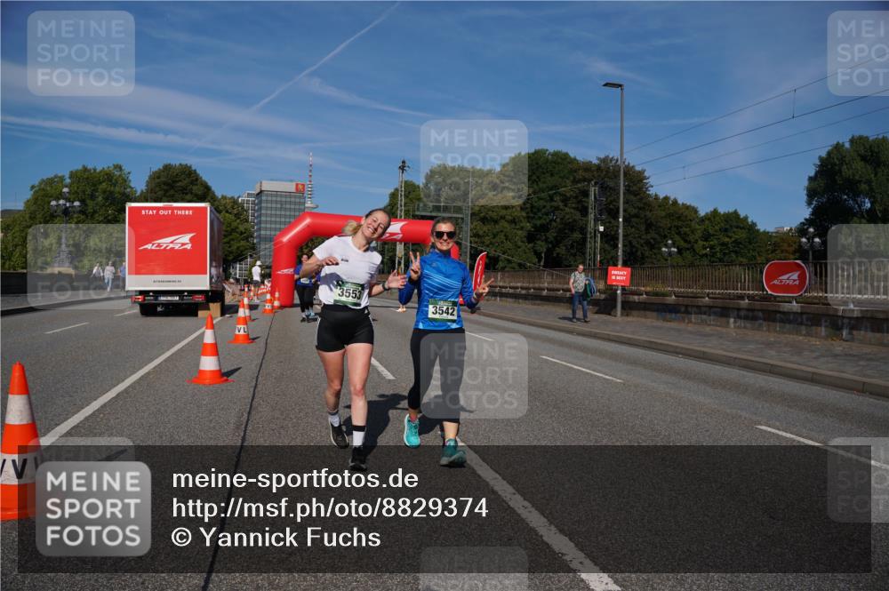 07.09.2025 - BARMER Alsterlauf Yannick Fuchs http://msf.ph/oto/8829374 07.09.2025 10:24:06 Laufen 3553, 3542 meine-sportfotos.de