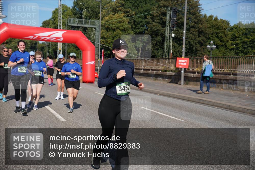 07.09.2025 - BARMER Alsterlauf Yannick Fuchs http://msf.ph/oto/8829383 07.09.2025 10:24:10 Laufen 80, 4000, 4004, 201, 3457 meine-sportfotos.de