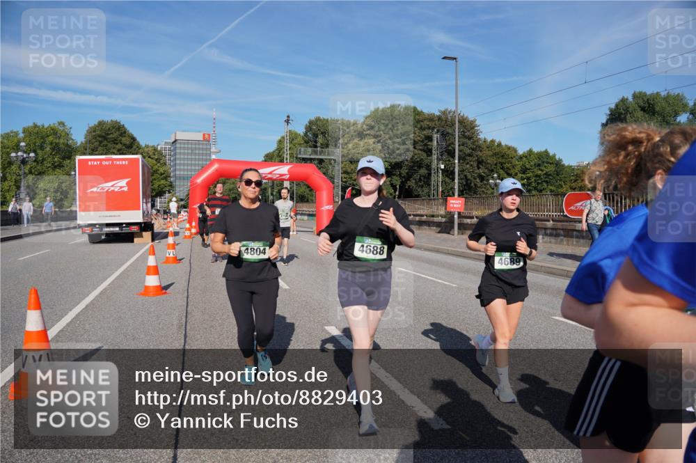 07.09.2025 - BARMER Alsterlauf Yannick Fuchs http://msf.ph/oto/8829403 07.09.2025 10:24:15 Laufen 4804, 4688, 4689 meine-sportfotos.de