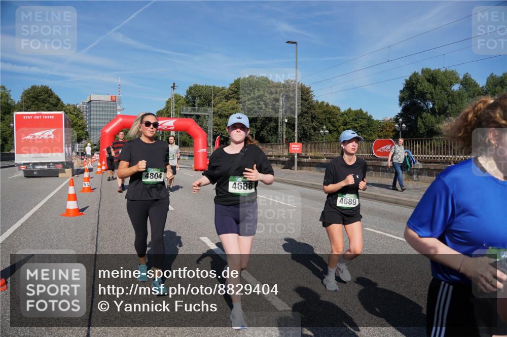 07.09.2025 - BARMER Alsterlauf Yannick Fuchs http://msf.ph/oto/8829404 07.09.2025 10:24:15 Laufen 4804, 4688, 4689 meine-sportfotos.de