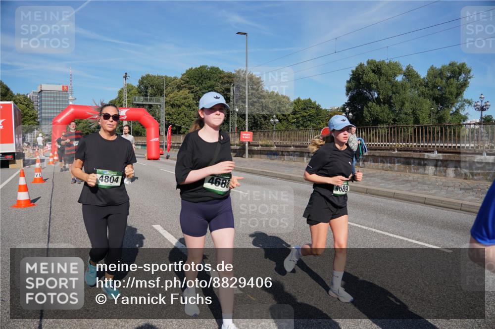 07.09.2025 - BARMER Alsterlauf Yannick Fuchs http://msf.ph/oto/8829406 07.09.2025 10:24:15 Laufen 4689, 4688, 4804 meine-sportfotos.de