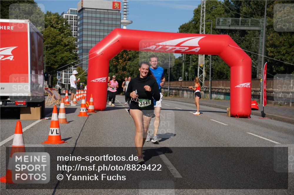 07.09.2025 - BARMER Alsterlauf Yannick Fuchs http://msf.ph/oto/8829422 07.09.2025 10:24:28 Laufen 3141 meine-sportfotos.de