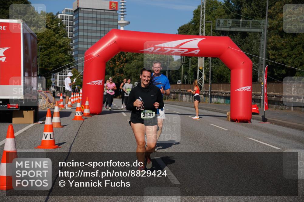 07.09.2025 - BARMER Alsterlauf Yannick Fuchs http://msf.ph/oto/8829424 07.09.2025 10:24:28 Laufen 3141 meine-sportfotos.de