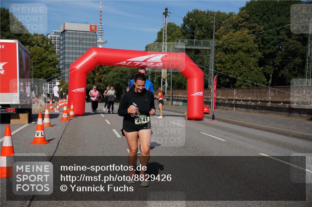 07.09.2025 - BARMER Alsterlauf Yannick Fuchs http://msf.ph/oto/8829426 07.09.2025 10:24:29 Laufen 3141 meine-sportfotos.de