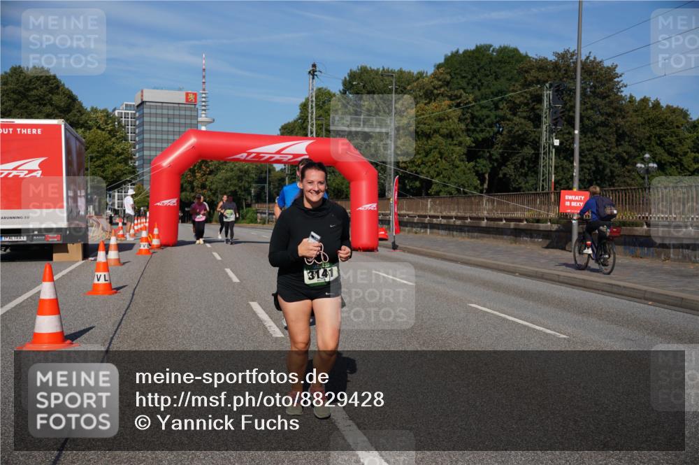 07.09.2025 - BARMER Alsterlauf Yannick Fuchs http://msf.ph/oto/8829428 07.09.2025 10:24:30 Laufen 3141 meine-sportfotos.de
