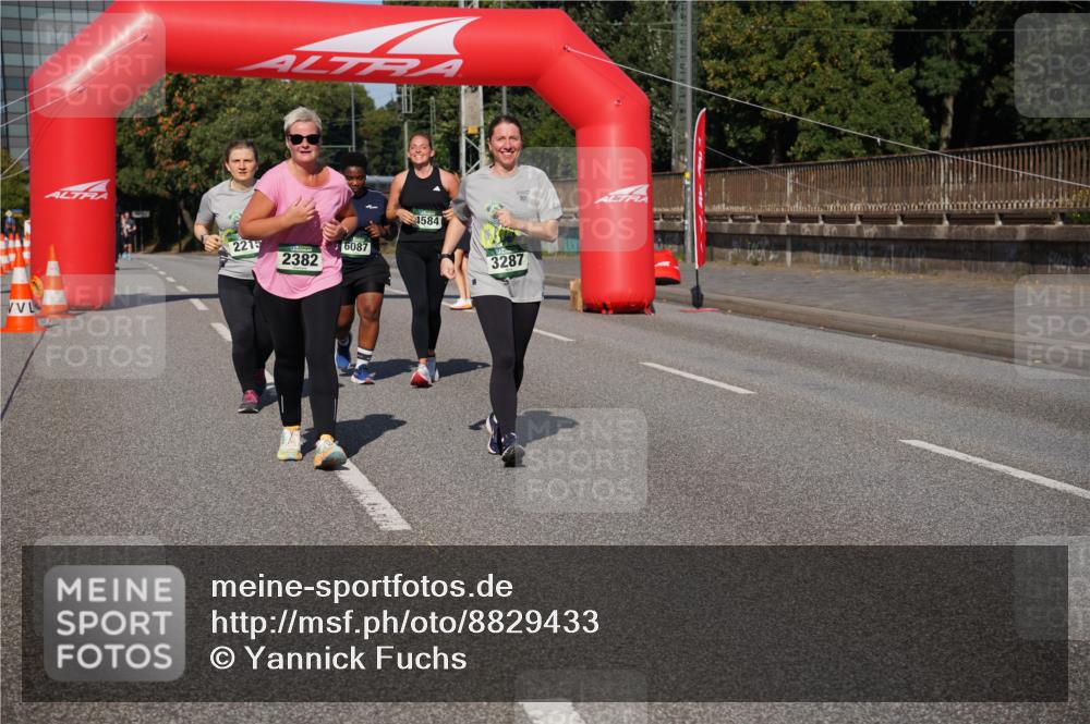 07.09.2025 - BARMER Alsterlauf Yannick Fuchs http://msf.ph/oto/8829433 07.09.2025 10:24:38 Laufen 2215, 6087, 2382, 4584, 3287 meine-sportfotos.de