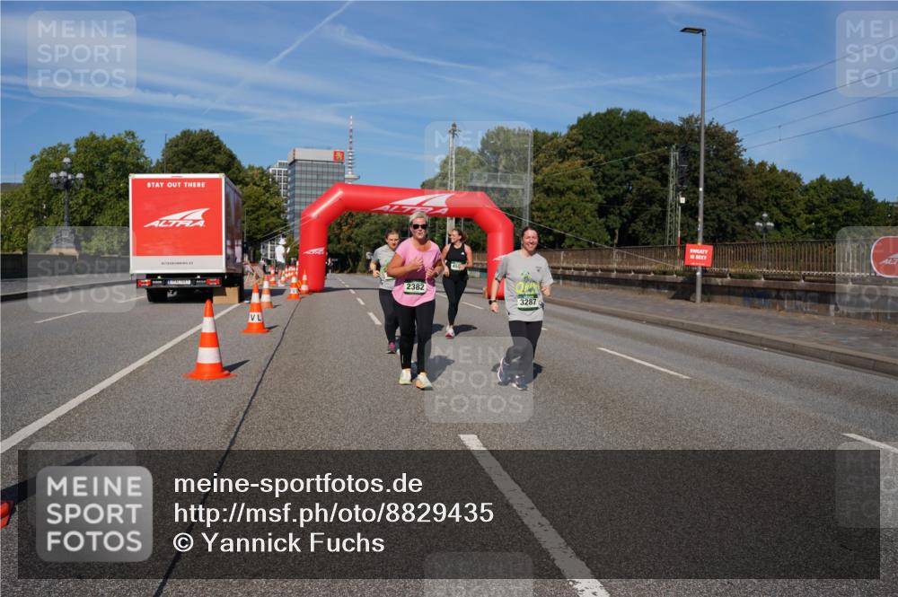 07.09.2025 - BARMER Alsterlauf Yannick Fuchs http://msf.ph/oto/8829435 07.09.2025 10:24:39 Laufen 2382, 45, 3287 meine-sportfotos.de