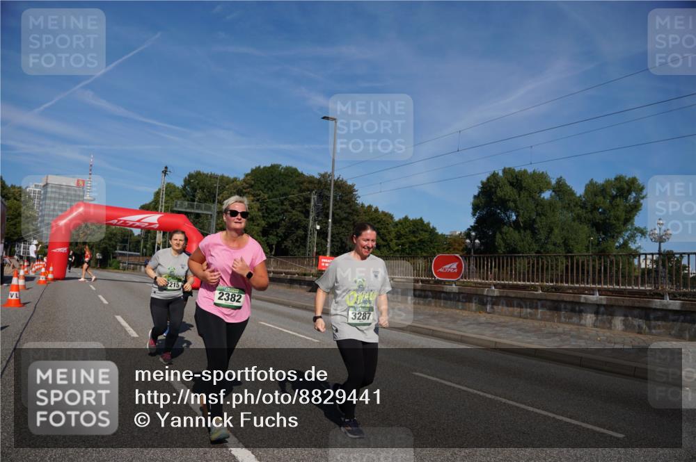 07.09.2025 - BARMER Alsterlauf Yannick Fuchs http://msf.ph/oto/8829441 07.09.2025 10:24:41 Laufen 2215, 2382, 3287 meine-sportfotos.de