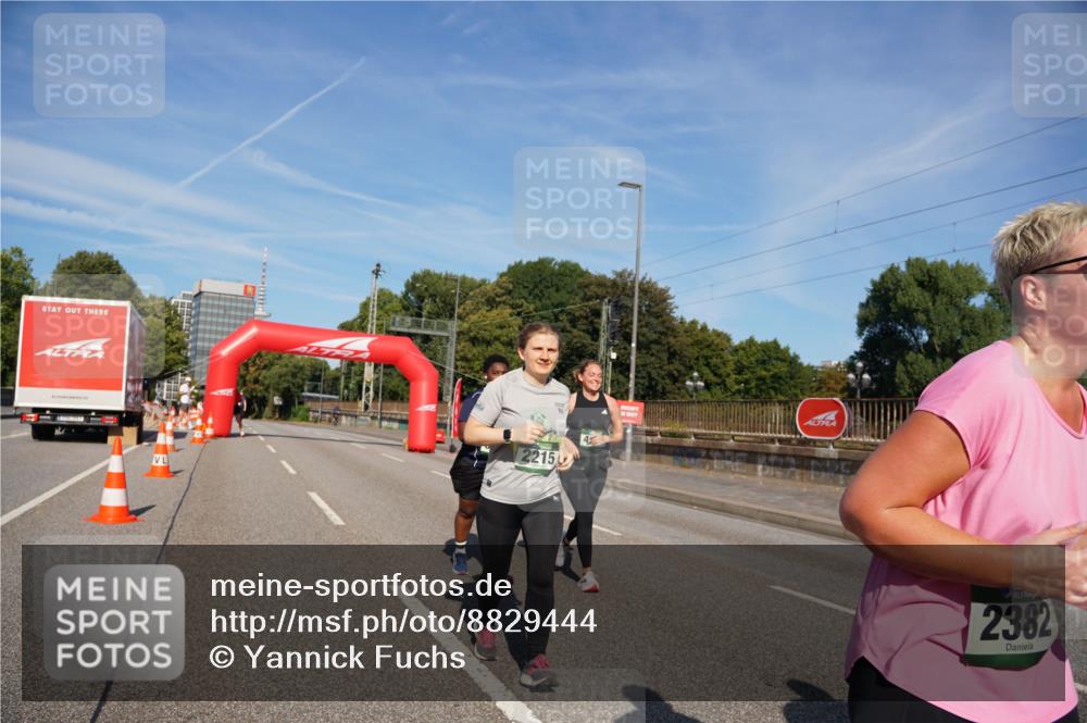 07.09.2025 - BARMER Alsterlauf Yannick Fuchs http://msf.ph/oto/8829444 07.09.2025 10:24:43 Laufen 2215, 4, 2382 meine-sportfotos.de