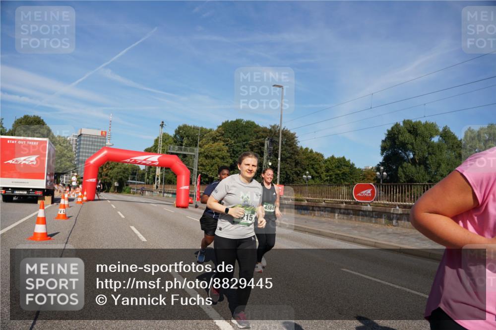 07.09.2025 - BARMER Alsterlauf Yannick Fuchs http://msf.ph/oto/8829445 07.09.2025 10:24:43 Laufen 215, 4584 meine-sportfotos.de