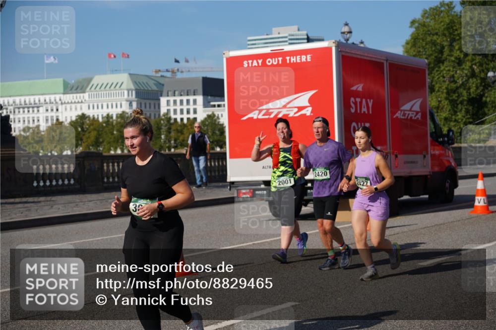 07.09.2025 - BARMER Alsterlauf Yannick Fuchs http://msf.ph/oto/8829465 07.09.2025 10:26:37 Laufen 32, 2001, 2420, 2427 meine-sportfotos.de