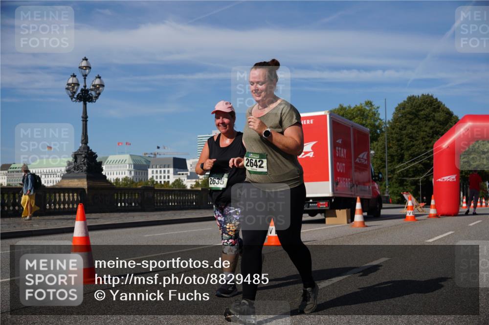07.09.2025 - BARMER Alsterlauf Yannick Fuchs http://msf.ph/oto/8829485 07.09.2025 10:26:53 Laufen 20, 2635, 2642 meine-sportfotos.de