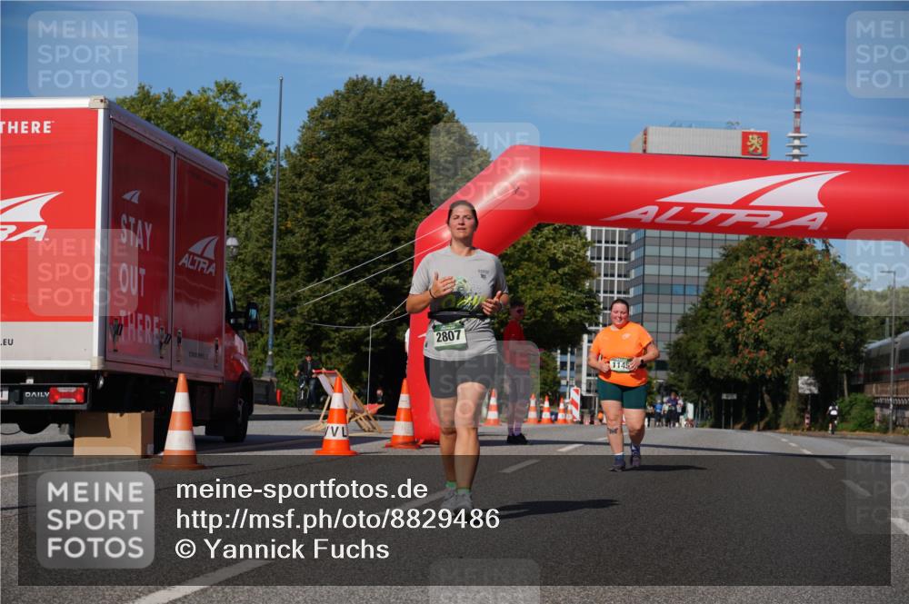 07.09.2025 - BARMER Alsterlauf Yannick Fuchs http://msf.ph/oto/8829486 07.09.2025 10:26:58 Laufen 2807, 1145 meine-sportfotos.de