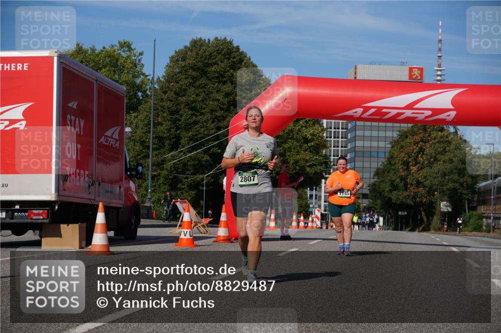07.09.2025 - BARMER Alsterlauf Yannick Fuchs http://msf.ph/oto/8829487 07.09.2025 10:26:58 Laufen 2807, 1145 meine-sportfotos.de