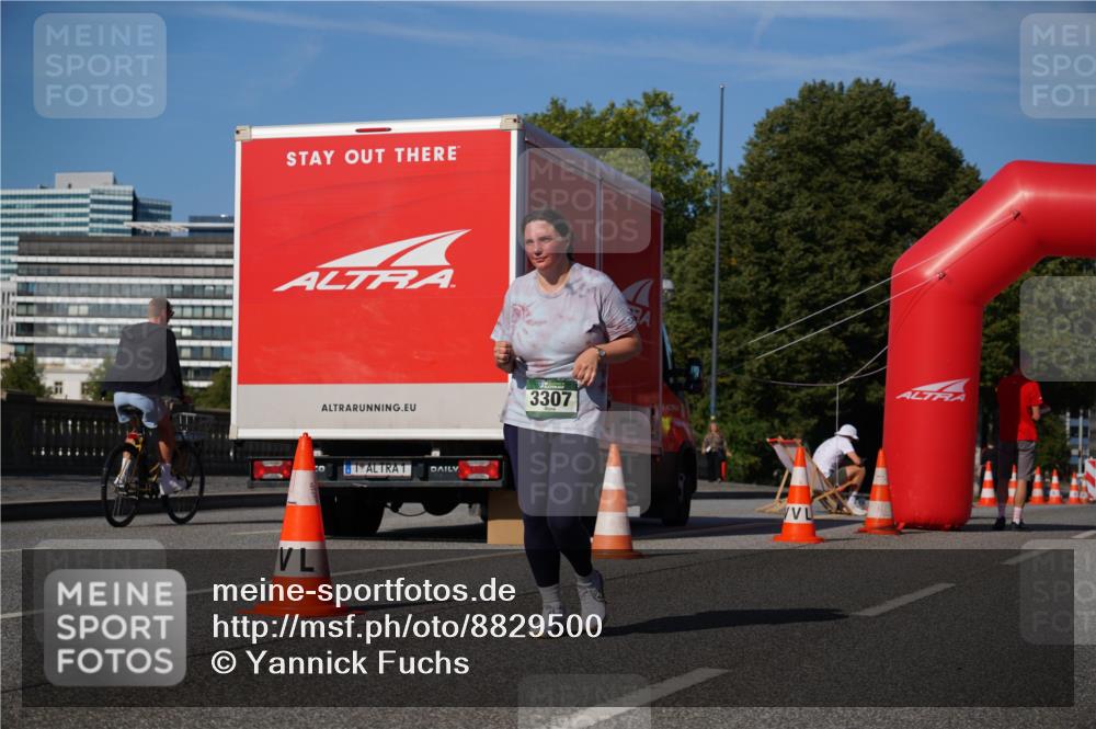 07.09.2025 - BARMER Alsterlauf Yannick Fuchs http://msf.ph/oto/8829500 07.09.2025 10:27:46 Laufen 3307 meine-sportfotos.de