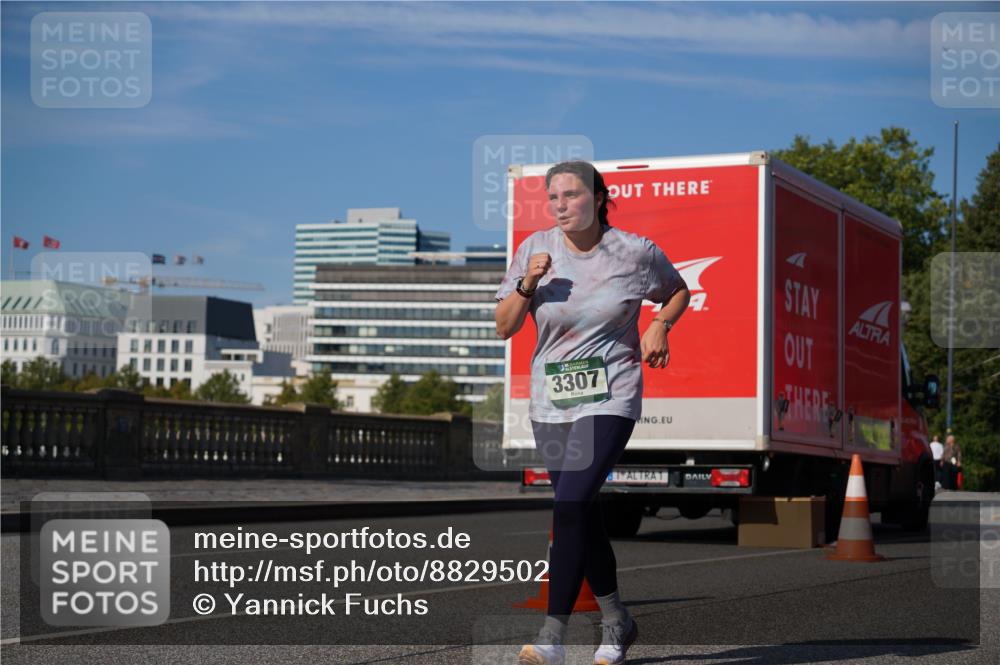 07.09.2025 - BARMER Alsterlauf Yannick Fuchs http://msf.ph/oto/8829502 07.09.2025 10:27:47 Laufen 3307 meine-sportfotos.de