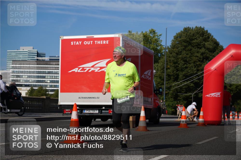 07.09.2025 - BARMER Alsterlauf Yannick Fuchs http://msf.ph/oto/8829511 07.09.2025 10:27:57 Laufen 4559 meine-sportfotos.de