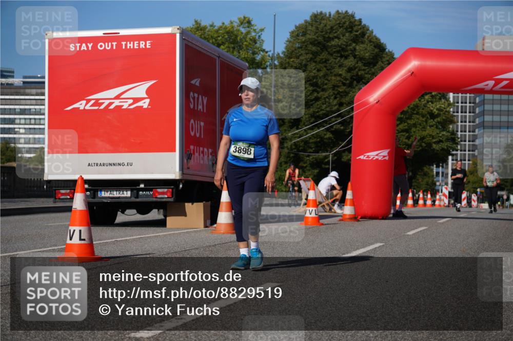 07.09.2025 - BARMER Alsterlauf Yannick Fuchs http://msf.ph/oto/8829519 07.09.2025 10:28:04 Laufen 3898 meine-sportfotos.de