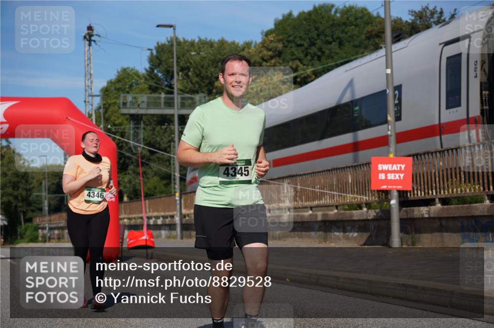 07.09.2025 - BARMER Alsterlauf Yannick Fuchs http://msf.ph/oto/8829528 07.09.2025 10:28:17 Laufen 4346, 20, 4345 meine-sportfotos.de