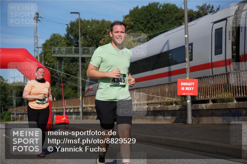07.09.2025 - BARMER Alsterlauf Yannick Fuchs http://msf.ph/oto/8829529 07.09.2025 10:28:17 Laufen 4345 meine-sportfotos.de