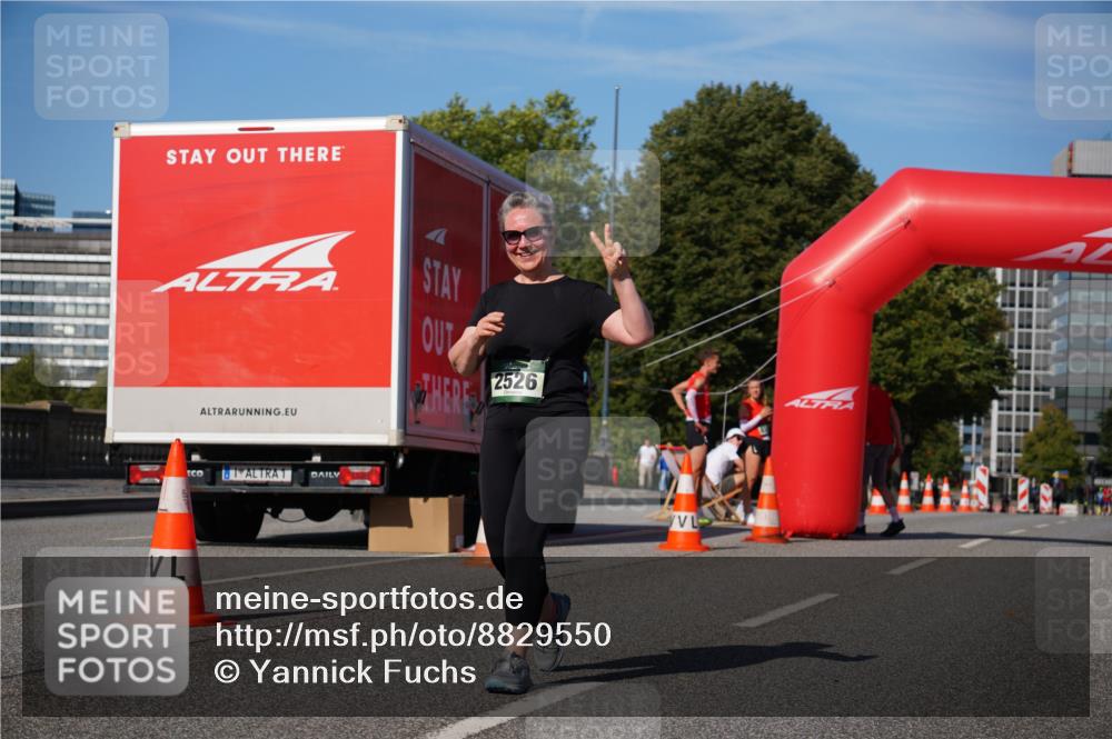 07.09.2025 - BARMER Alsterlauf Yannick Fuchs http://msf.ph/oto/8829550 07.09.2025 10:28:58 Laufen 2526 meine-sportfotos.de