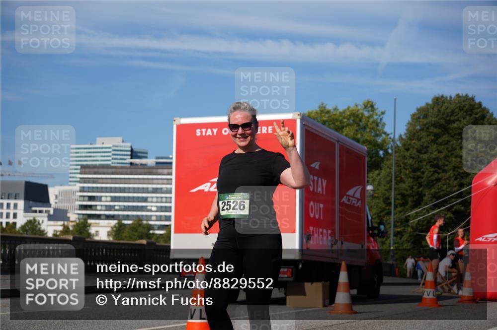 07.09.2025 - BARMER Alsterlauf Yannick Fuchs http://msf.ph/oto/8829552 07.09.2025 10:28:59 Laufen 2526 meine-sportfotos.de