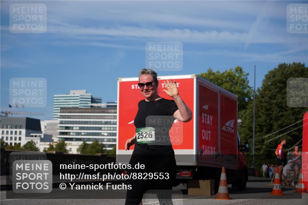 07.09.2025 - BARMER Alsterlauf Yannick Fuchs http://msf.ph/oto/8829553 07.09.2025 10:28:59 Laufen 2526 meine-sportfotos.de