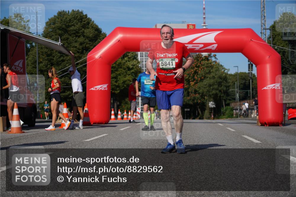 07.09.2025 - BARMER Alsterlauf Yannick Fuchs http://msf.ph/oto/8829562 07.09.2025 10:30:15 Laufen 3093, 5841 meine-sportfotos.de