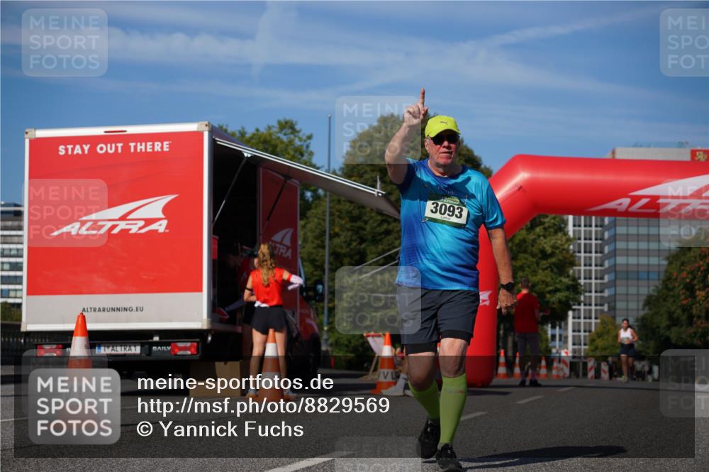 07.09.2025 - BARMER Alsterlauf Yannick Fuchs http://msf.ph/oto/8829569 07.09.2025 10:30:20 Laufen 3093 meine-sportfotos.de