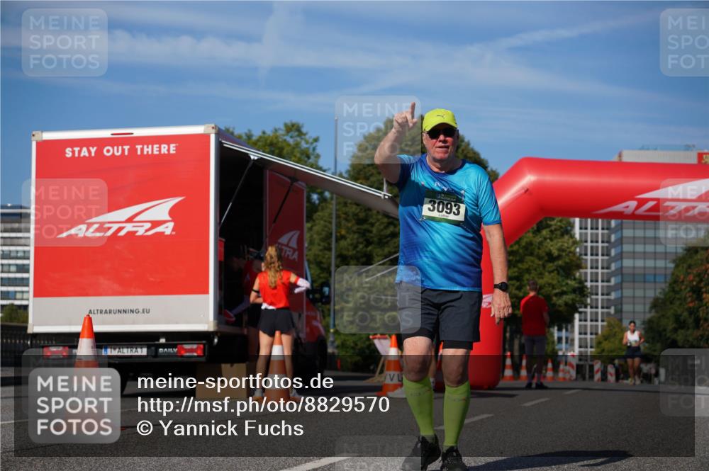 07.09.2025 - BARMER Alsterlauf Yannick Fuchs http://msf.ph/oto/8829570 07.09.2025 10:30:20 Laufen 3093 meine-sportfotos.de